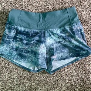 Lululemon Speed Up Mid-Rise Lined 2.5in shorts